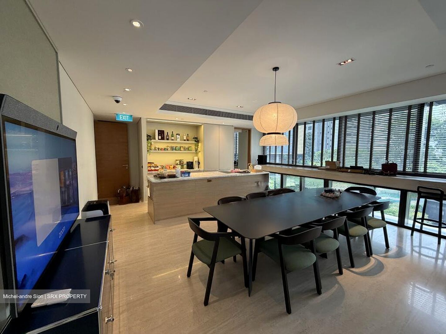 Hana (D10), Office #566789971